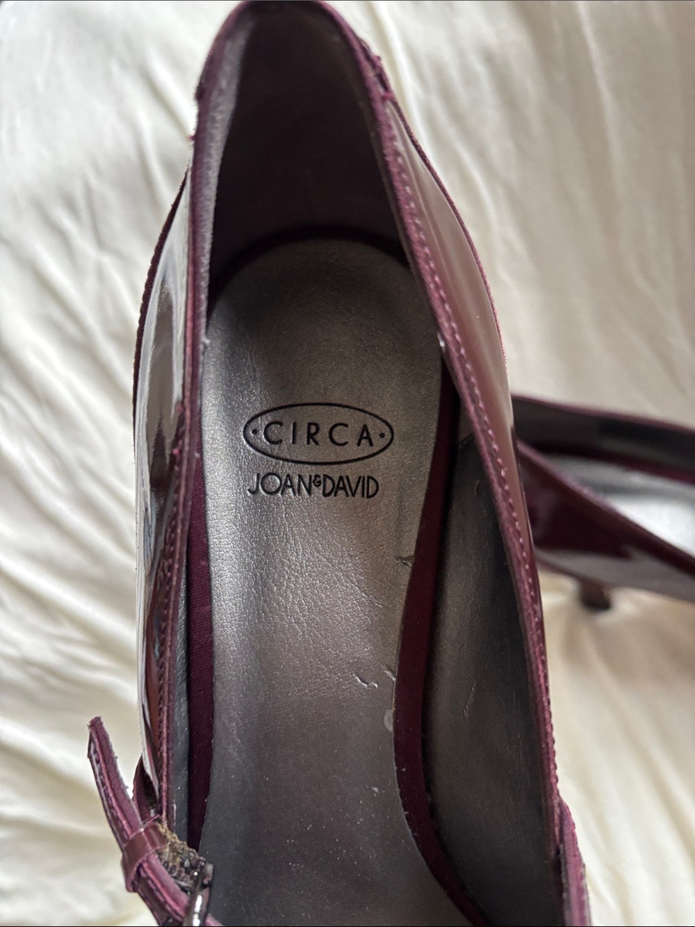 CIRCA Joan & David size 10 shiny maroon heels Y2K - Picture 2 of 9